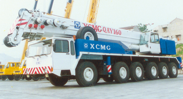 XCMG developed the largest all-terrain crane of 160 tons in Asia.