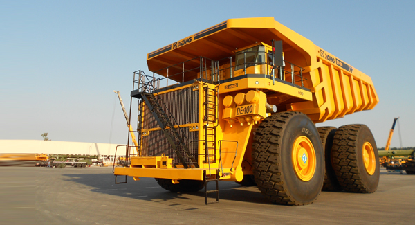 O maior basculante mineiro DE400 do mundo rolou com sucesso da linha de montagem da XCMG 