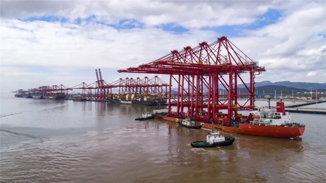 寧波舟山港這個碼頭單小車遠控自動化橋吊全國最多！